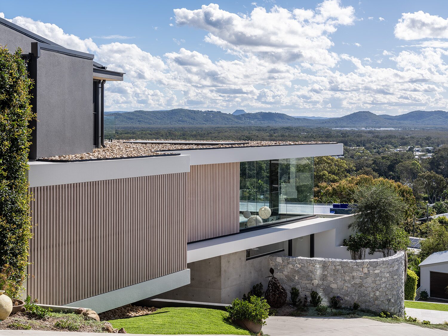 Pacific Heights, cantilevered facade — designed by Aboda Design Group, built by Foundation Homes